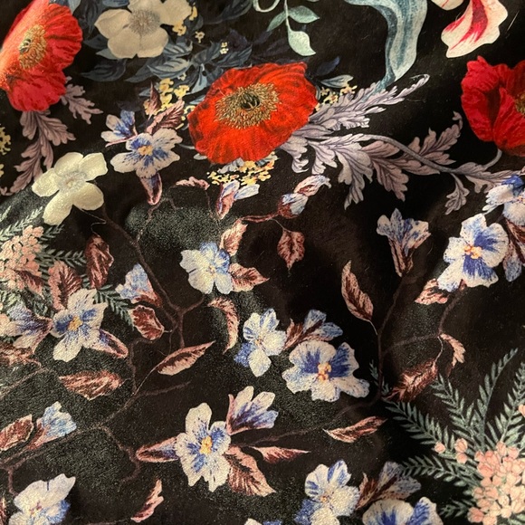 MinkPink mini skirt size medium NWT NEVER WORN! Boho style, silk - Picture 3 of 3